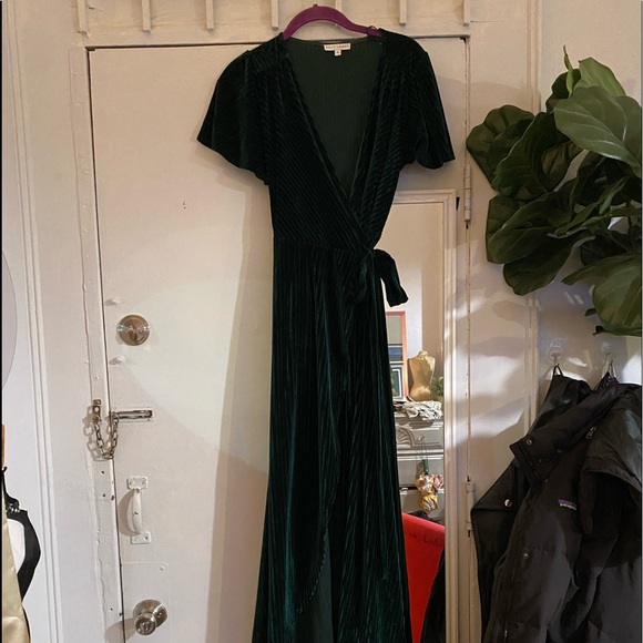 slim fit dress slacks Emerald Velvet Knot Dress – Jennafer Grace main image 1
